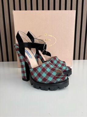 Auth PRADA F/W 2013 Platform Heels